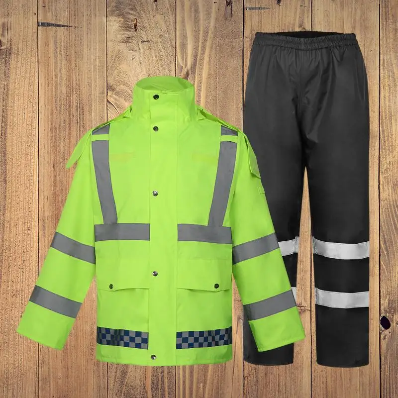 Будьте в безопасности и заметны под дождем с нашей светоотражающей одеждой для взрослых флуоресцентно-зеленого цвета
