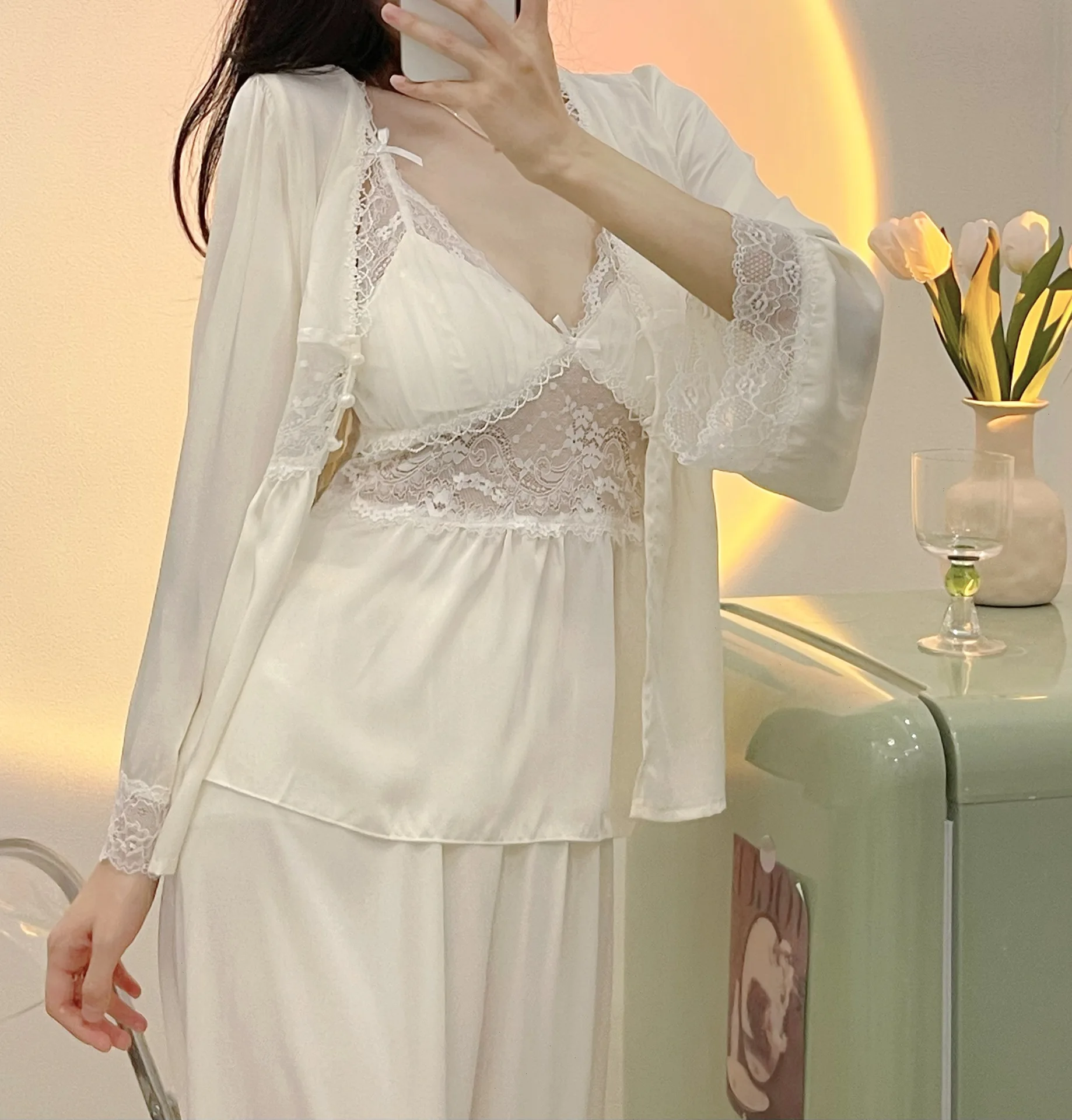 Весенне-осенний Женский Пижамный комплект из 3 шт., Сексуальная кружевная пижама в стиле пэчворк, Интимное белье, свободная бежевая атласная пижама, костюм для дома