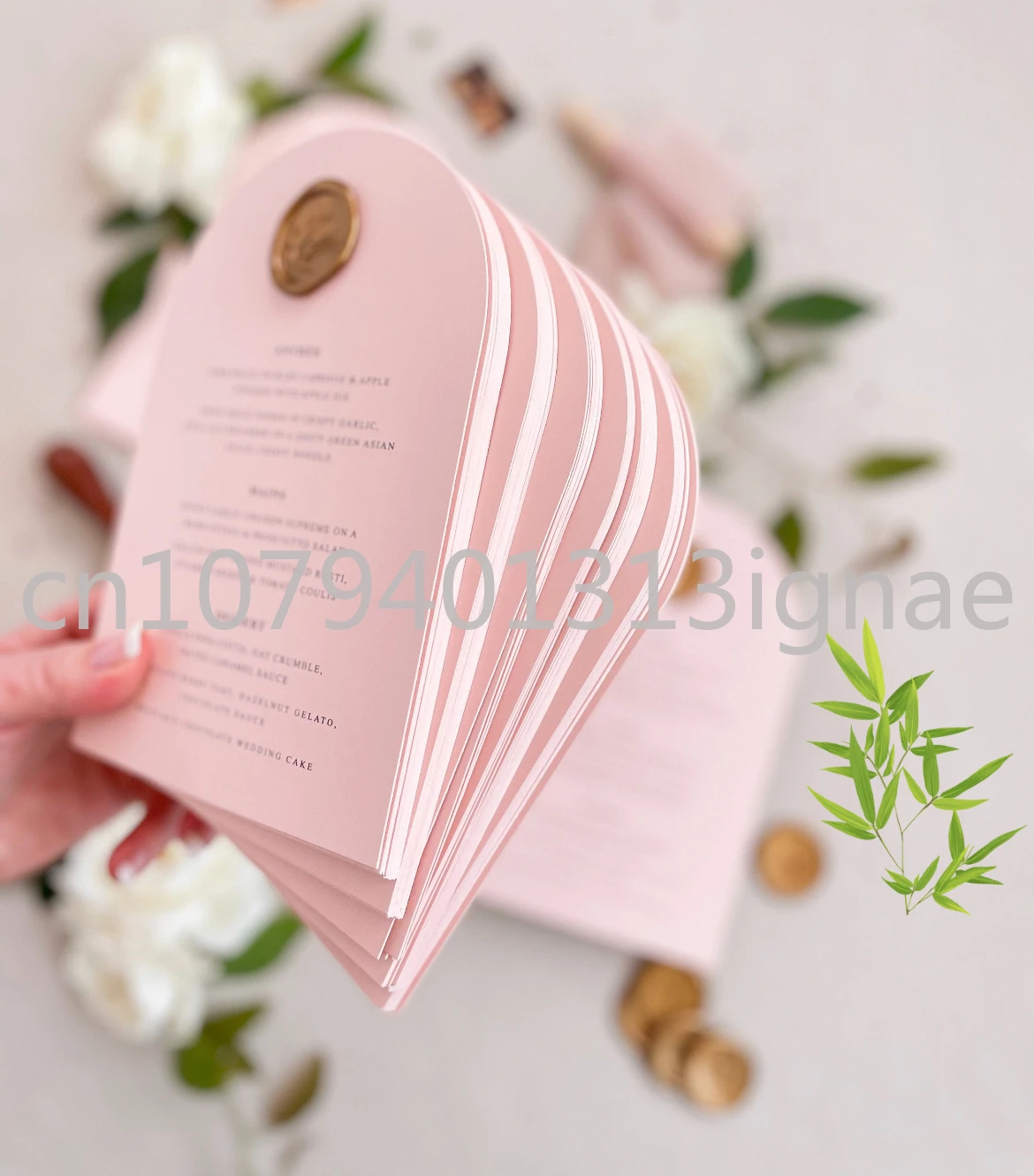 Изогнутое розовое меню Настраиваемое меню Розовое меню