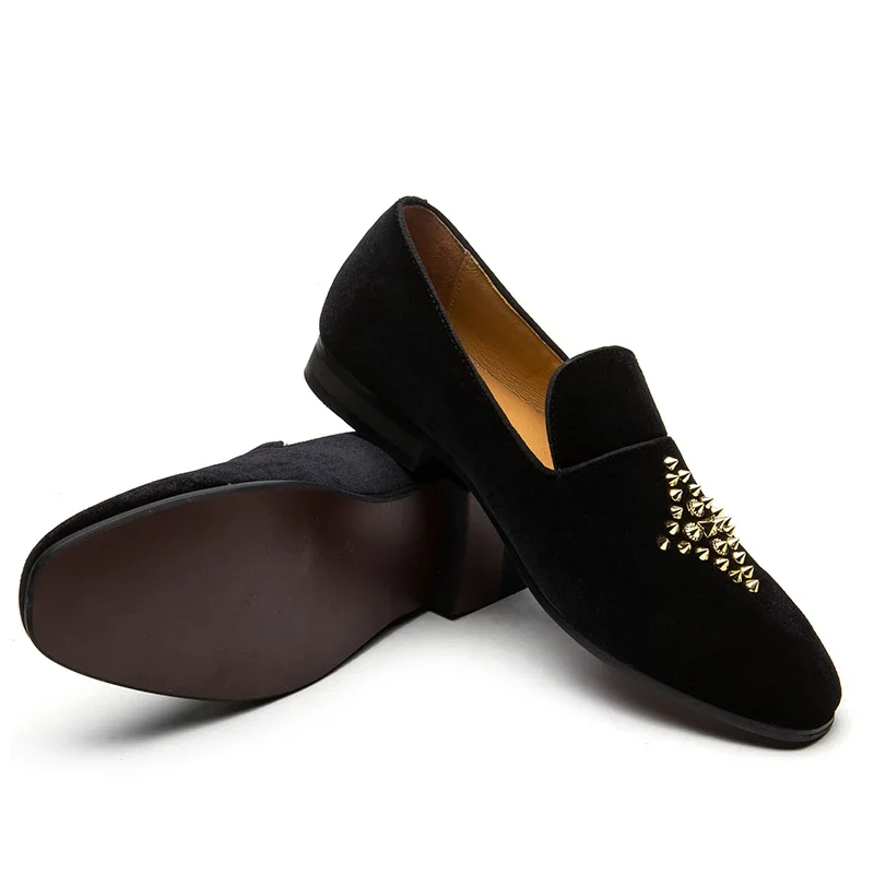 Повседневная деловая обувь Черные лоферы Классическая модная обувь с металлическим декором Удобные мужские бархатные лоферы для мужчин