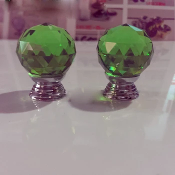Хрустальный шар травянисто-зеленого цвета в руке роскошный европейский хрустальный шар в руке оптовая продажа бриллиантового хрусталя бриллиантовый хрустальный шар  10